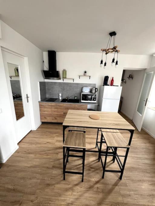 Appartement Avec Belle Vue Ouzouer-Sur-Trezee 外观 照片